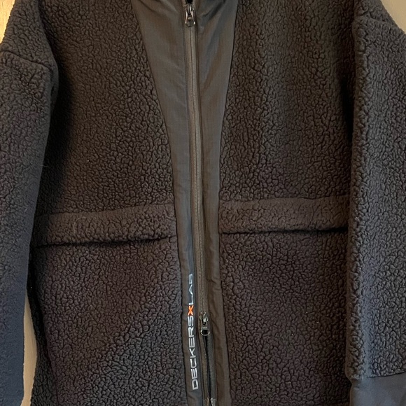 Deckers Lab Black Jacket - Picture 4 of 11